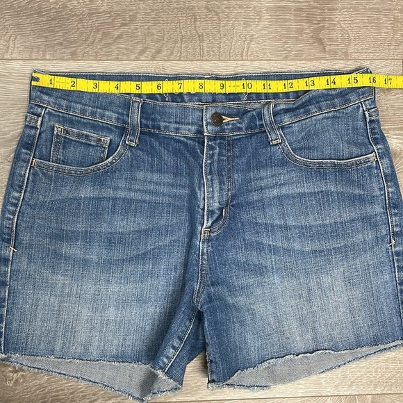Old Navy Denim Jean Shorts Frayed Hem 10 - Picture 8 of 15